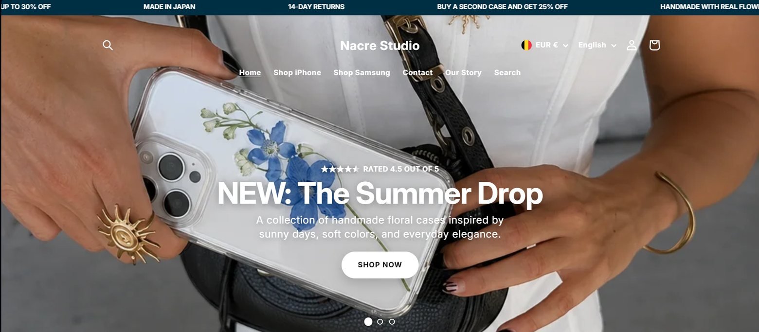 Nacre Studio : capture authentique de la boutique florale en ligne, avec son logo et sa coque fleurie